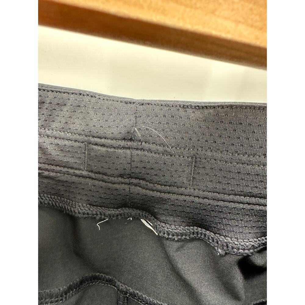 Fabletics Black Woven Training Shorts 8" Inseam Elastic Waistband Mens XL - Picture 5 of 6